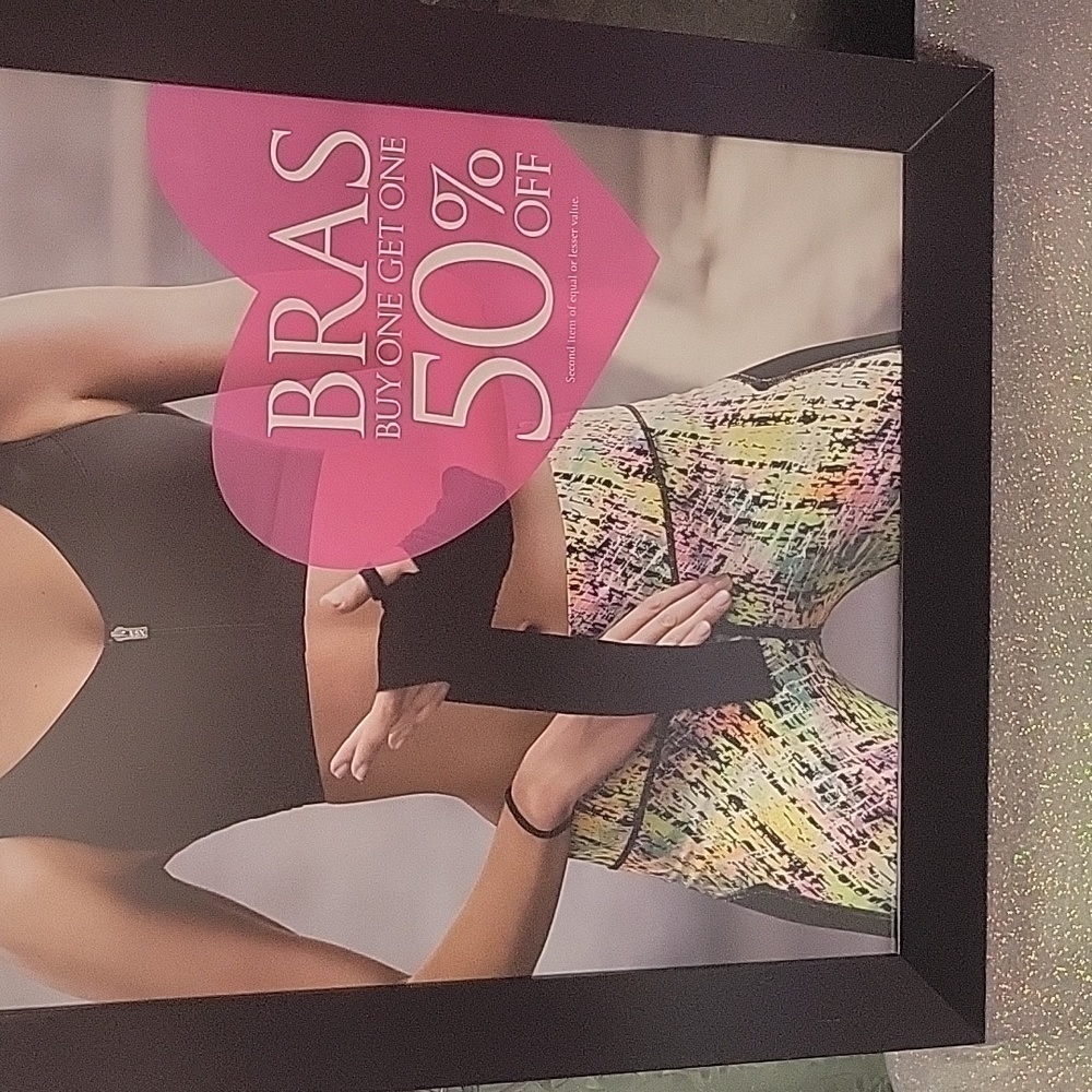 VS RARE Wall Picture/ Photo Display Poster Knock Out Bras! - Picture 2 of 8